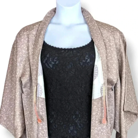 Vintage Silk Pink Floral Haori - Picture 4 of 11